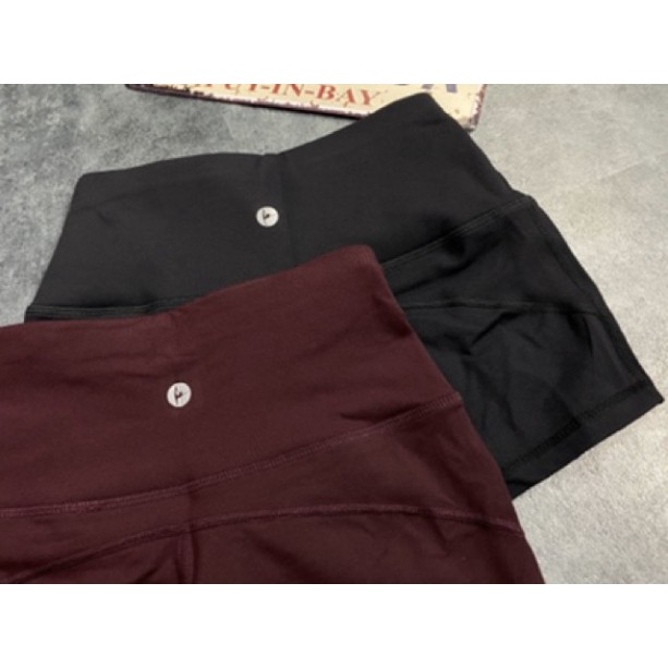 Short lưng cao ôm body đẹp