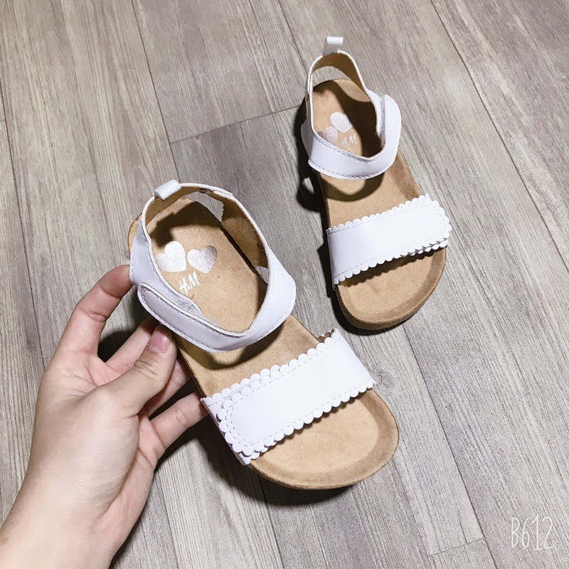 Sandal trắng đế trấu