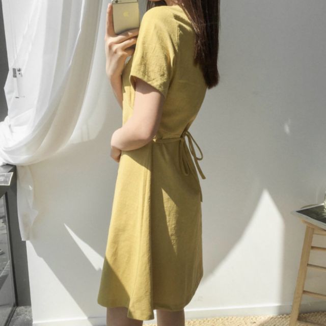 (Ảnh thật) ĐẦM VÀNG CỔ V vintage hàn quốc | BigBuy360 - bigbuy360.vn