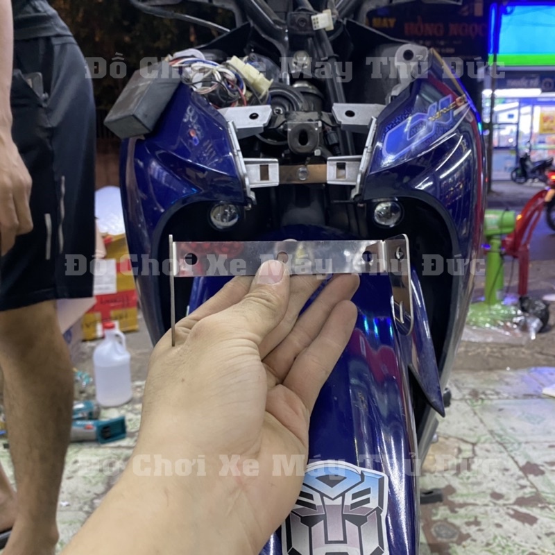 Pát Gắn Đèn Trợ Sáng Mini Xe Wave