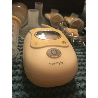 Máy hút sữa bằng điện Medela Freestyle