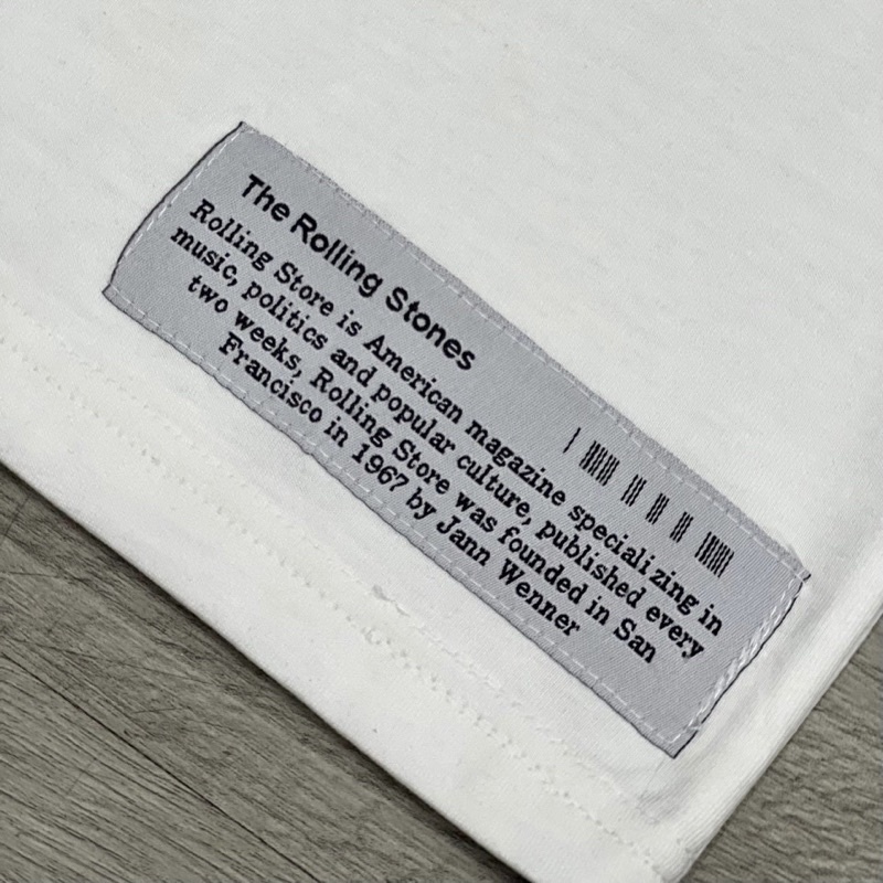 ÁO THUN UNISEX MÔI THÊU XÙ HOT TREND