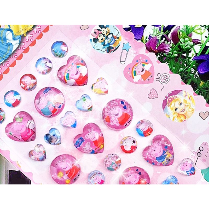 Sticker nhựa 3D nổi hình hoạt hình, có thể dùng như charm trang trí.