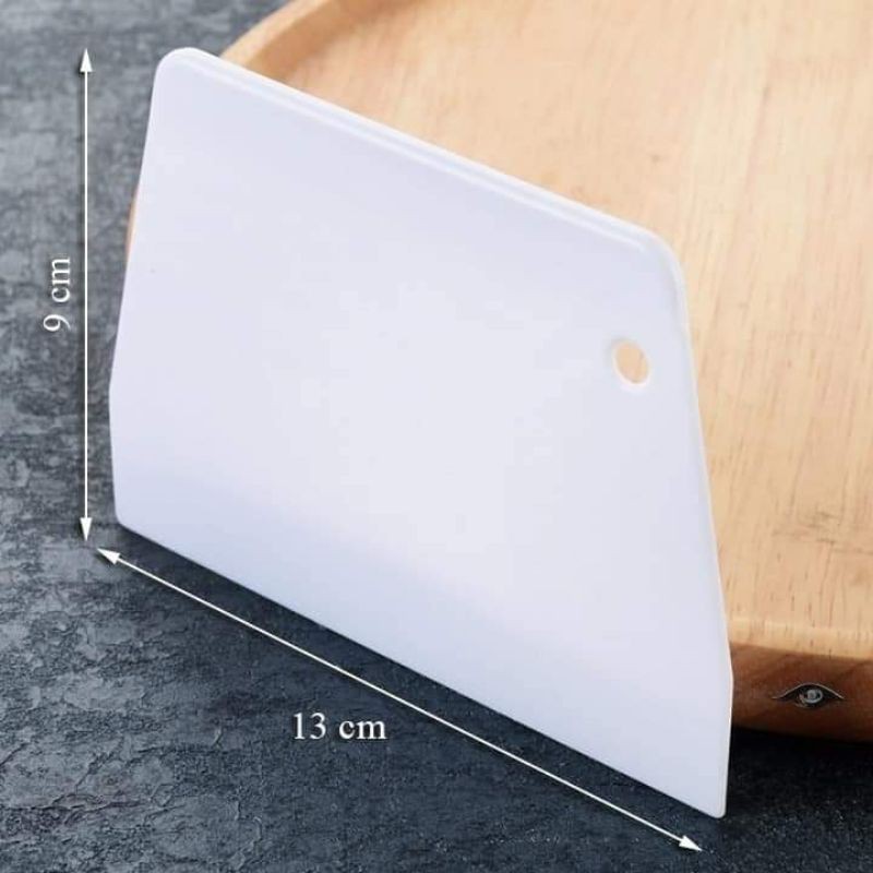 Dụng cụ cắt vét bột vét kem khi làm bánh