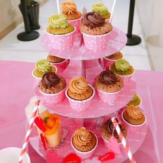 Thanh lý Kệ Giấy Đựng Bánh CupCake 3 Tầng cho tiệc sinh nhật