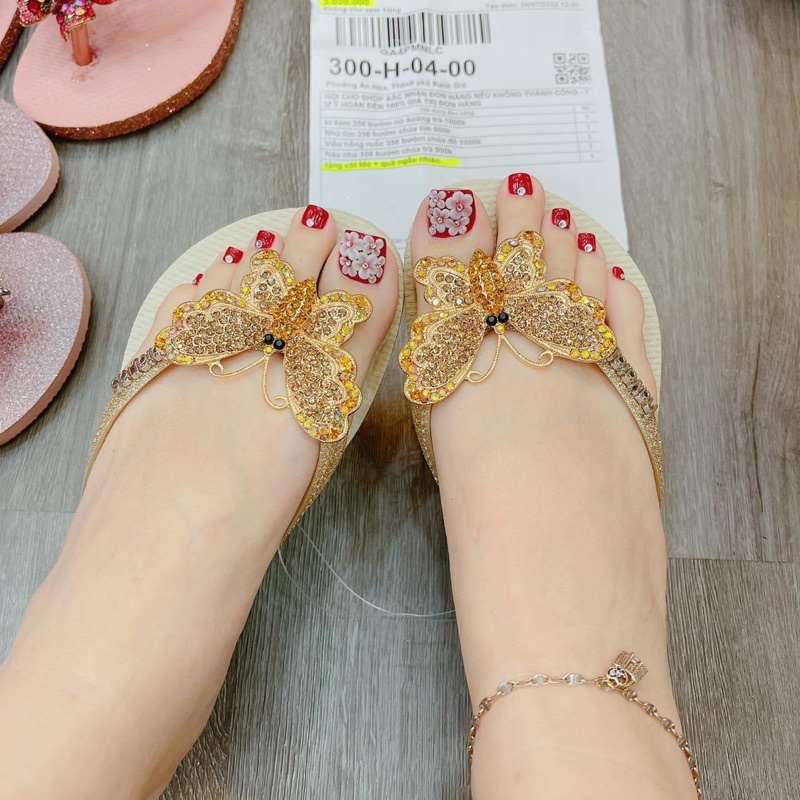 dép HVN mix charm b.nữ hoàng trà