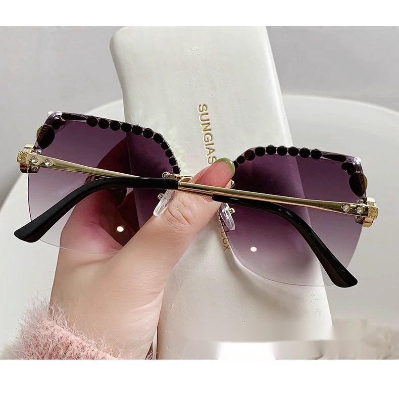 Kính Mát Gọng Vuông Đính Đá Thời Trang Cho Nữ