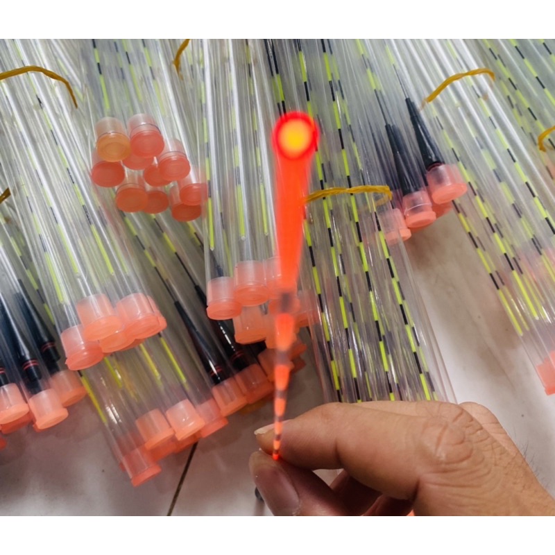 Tăm Phao Đêm Tàng Hình Đổi Màu