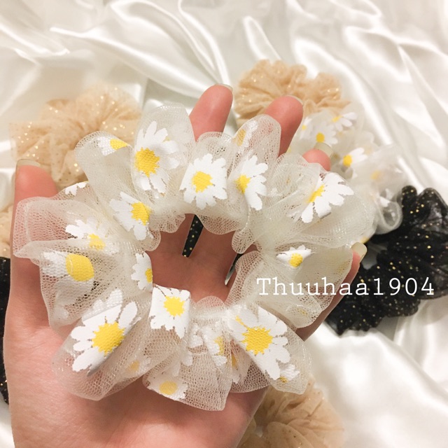 [Mã FAGOGO giảm 12% đơn 99K] Scunchies hoa cúc - dây cột tóc hoa cúc( ảnh thật) | BigBuy360 - bigbuy360.vn