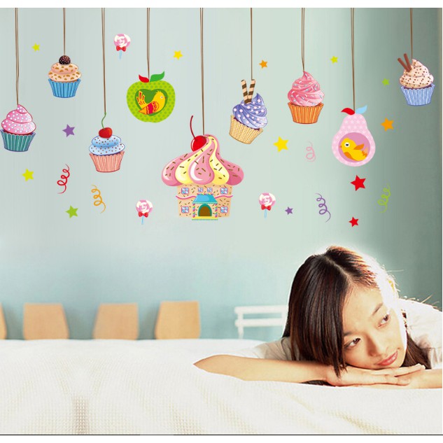 Decal trang trí tường - Rèm Dây Treo Bánh CUPCAKE cho Bé