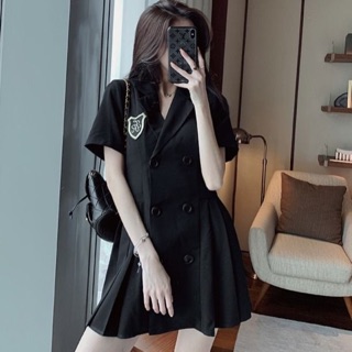 Váy vest xếp ly huy hiệu