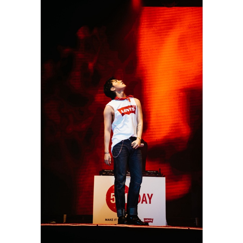 Áo tanktop trắng Sơn Tùng MTP