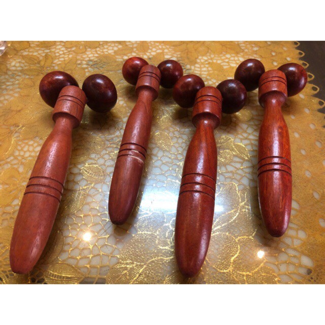 Cây lăn massage toàn thân bằng gỗ Bách Xanh 2 bánh