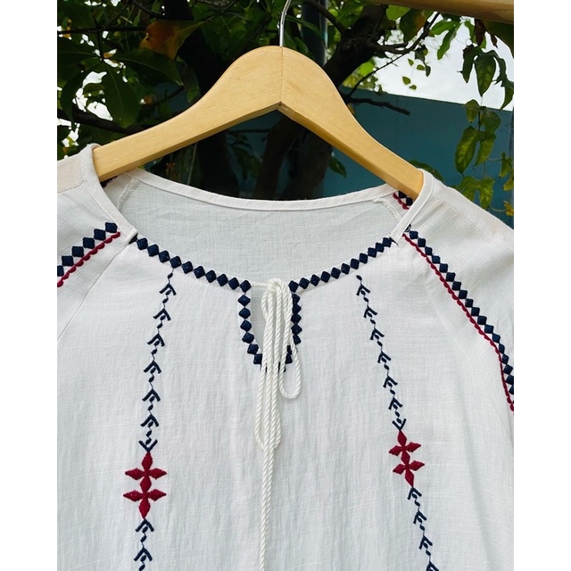 Áo thêu Hàn secondhand