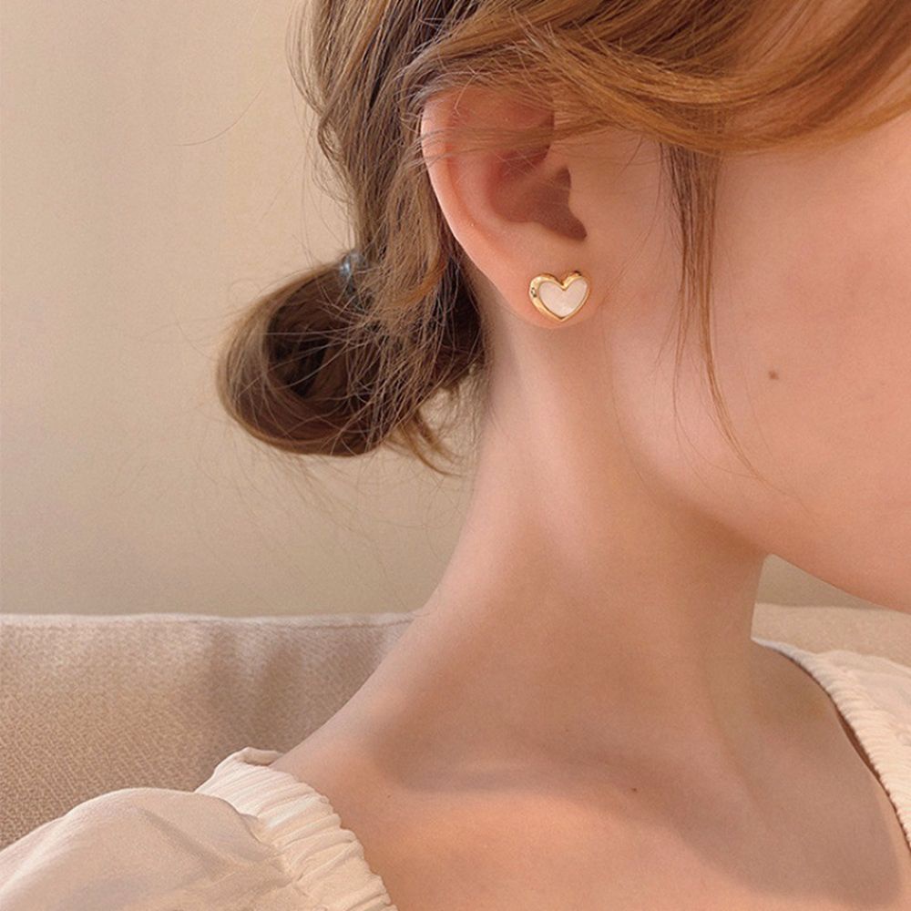 Khuyên Tai Hình Trái Tim Bằng Nhựa Resin Đơn Giản Thời Trang Hàn Quốc Cho Nữ