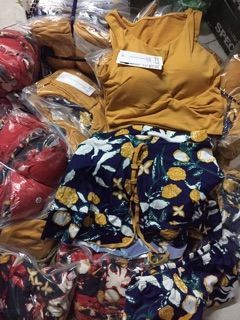Bộ bơi nữ ba chi tiết