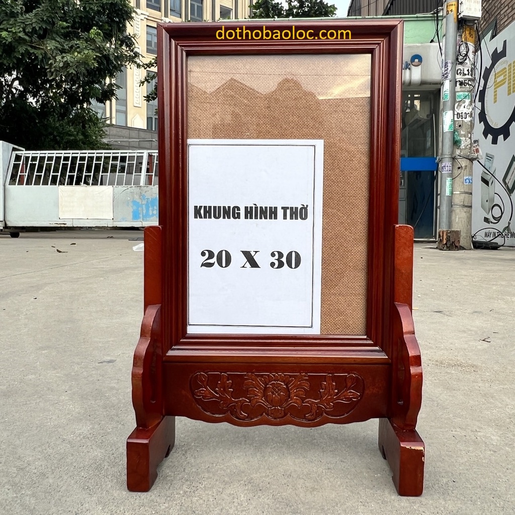 Khung ảnh thờ gia tiên gỗ tràm bông vàng có chân để ảnh 20cmx30cm