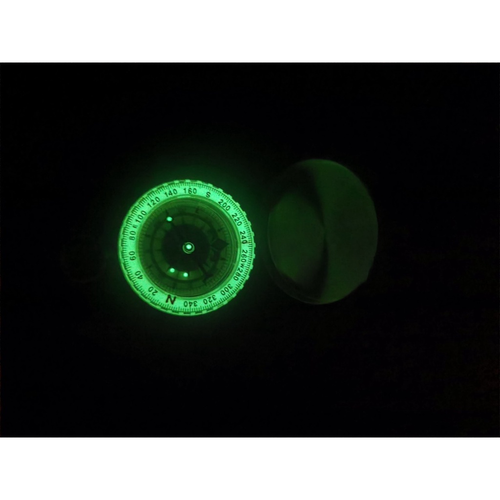 La bàn kiểm tra độ nhiễm từ của đồng hồ