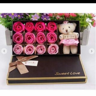 Hộp Hoa Hồng sáp thơm 12 bông kèm gấu