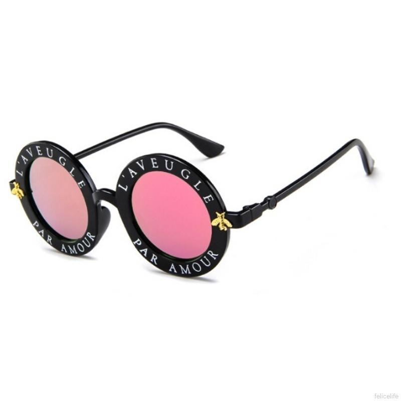 Kính mát gọng tròn khắc chữ độc lạ thời trang