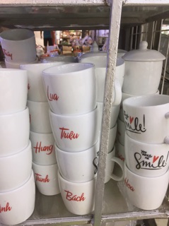 Cốc sứ tên Bát Tràng