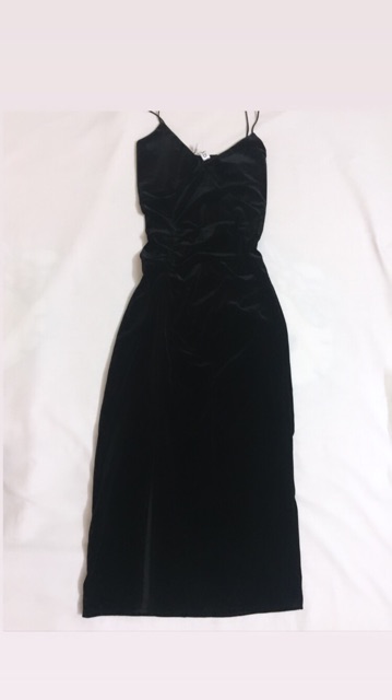 Đầm body hai dây nhung xẻ tà dáng dài. Váy body nhung xẻ sexy