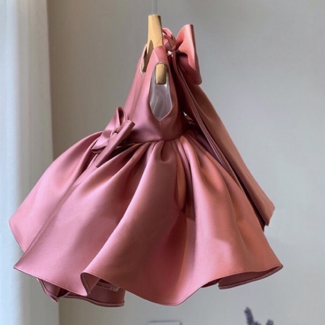 Đầm Công Chúa Cao Cấp TiNa’s House: Phối Nơ Lớn Trước vs Sau, Chân Váy Nhiều Lớp Phồng Xoè… Cho Bé Từ 03-10Tuổi.