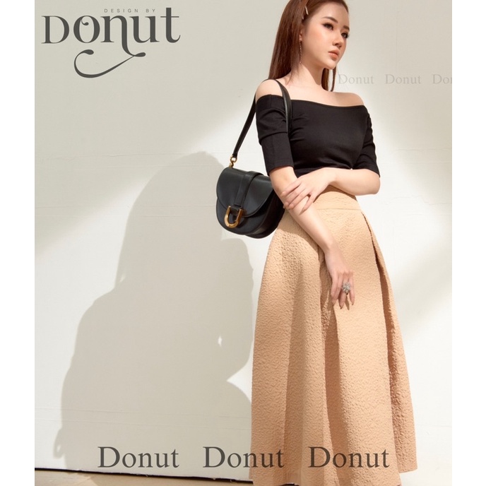 Set áo umi đen chân váy xốp nâu