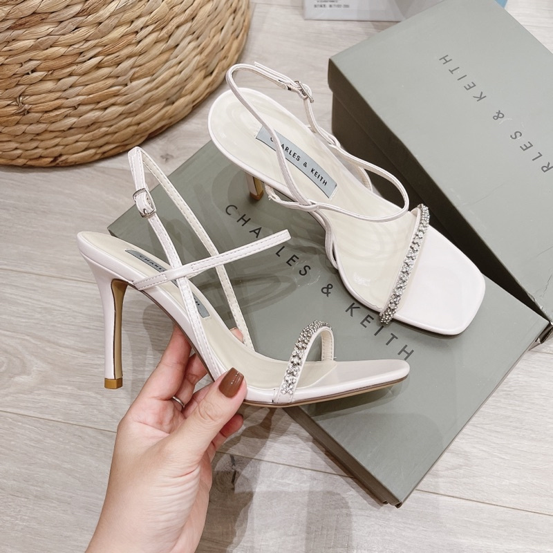 Sandal cnk quai đá hai màu