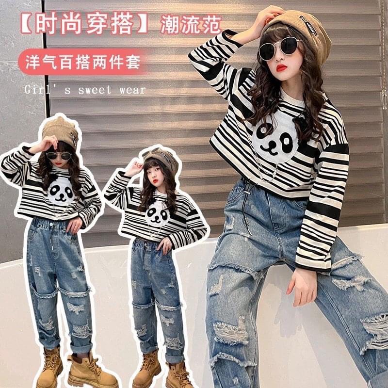 Set áo cotton in tràn thêu mặt gấu quần jean rách bé gái