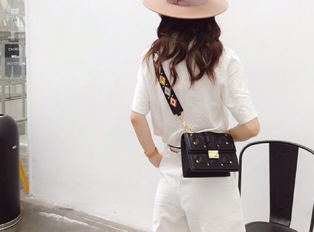Có sẵn túi Mes đinh tán hàng siêu cao cấp, mẫu mới 2019, hàng đẹp từng chi tiết, chất lượng 5 sao, sang chảnh và cá tính