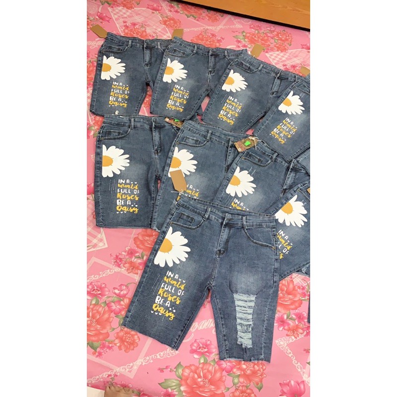 [60kg~90kg] Quần jean ngố / lửng BIGSIZE lưng cao, co dãn mạnh rách kiểu 3549 in hình mickey hoa cúc dễ thương