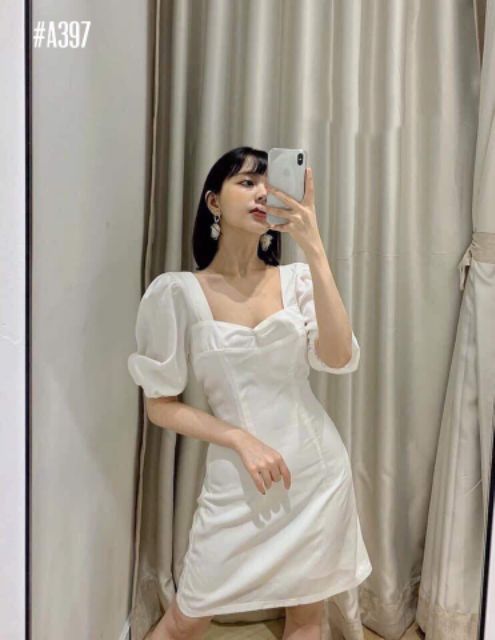 Đầm cổ vuông khoét lưng