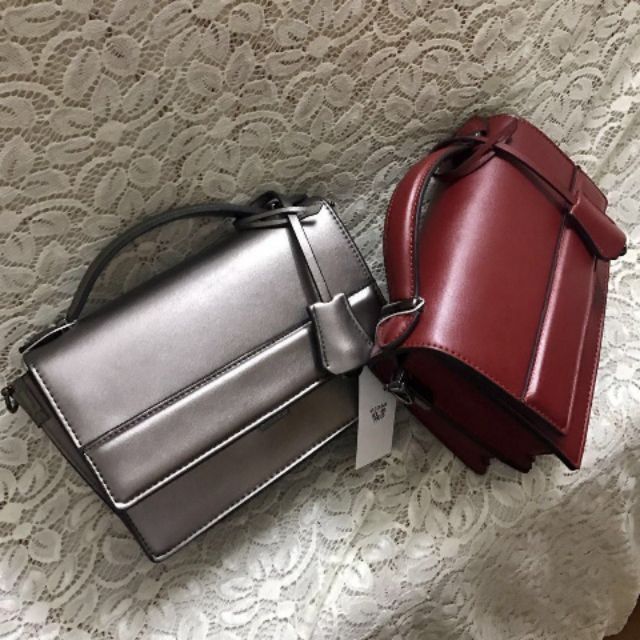 Túi charles dáng cá đuối