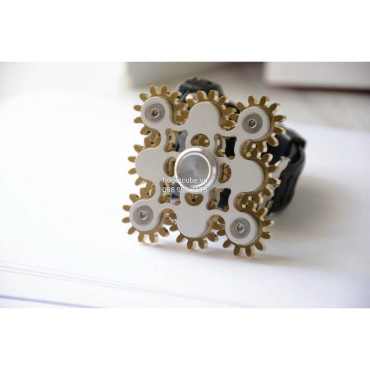 Con Quay Gears Spinner 9 Bánh Răng Màu Trắng/Đen