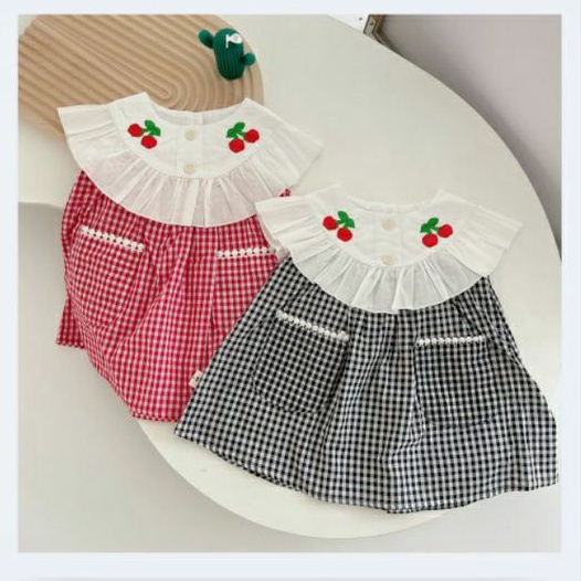 Đầm Tiểu Thư  Bé Gái Caro Cổ  Bèo Thêu Quả Chery , Đắp 2 Túi, Chất Cotton Thô