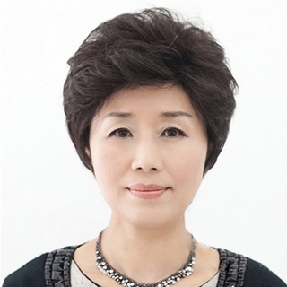 Trung niên và Người già Tóc giả đen Phụ nữ Tóc ngắn Bà già Tóc xoăn ngắn