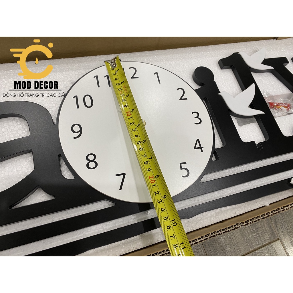 Đồng hồ treo tường kim trôi Family hạnh phúc M115