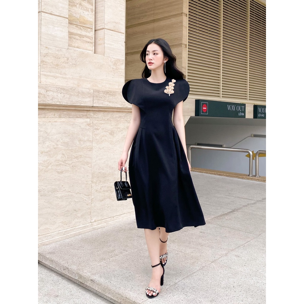 RẬP - Đầm Xòe Tay Cánh Bướm Có Cài Hoa - BROWN 02 ĐEN