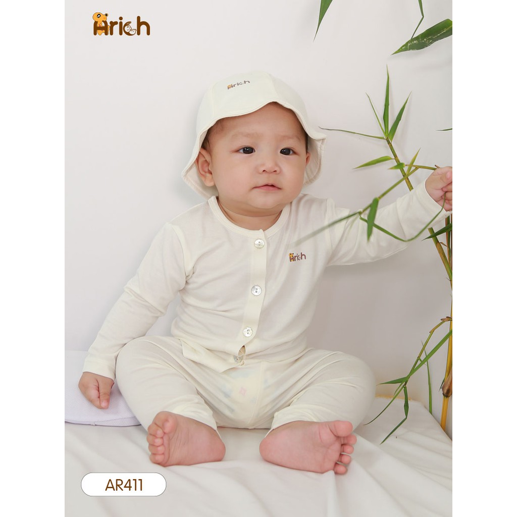 Bộ dài tay cài thẳng chất liệu vải sợi tre