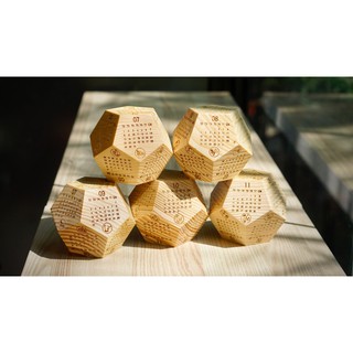 Lịch gỗ để bàn Ligovi 2019