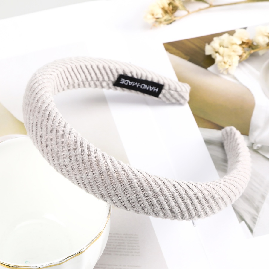 Cài tóc đan len phong cách Hàn Quốc thanh lịch cho nữ