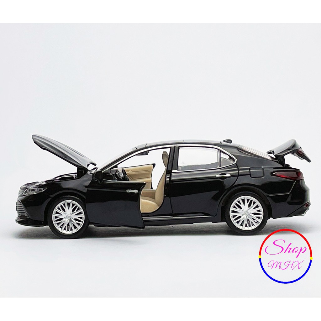 Xe mô hình sắt Toyota Camry 2.5 TẶNG KÈM BIỂN SỐ tỉ lệ 1:32