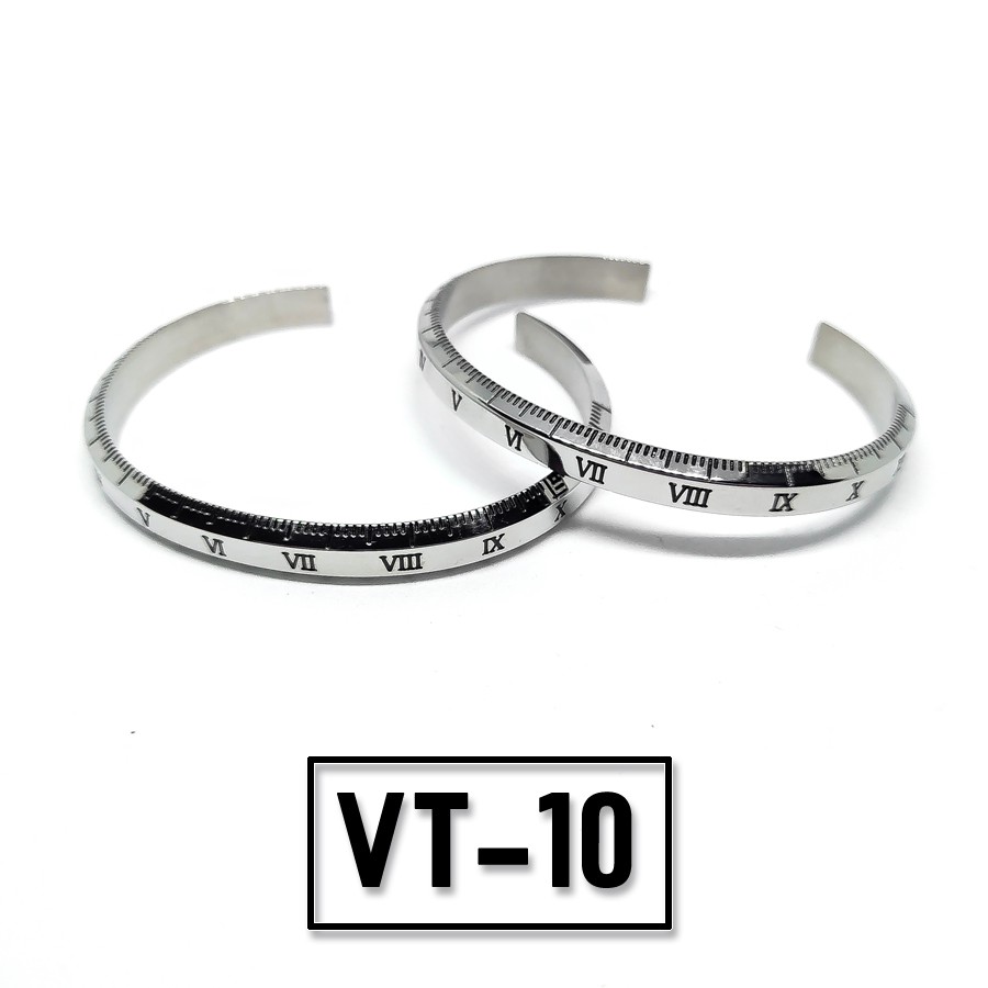 Vòng tay TITAN dạng cuff hoạ tiết số la mã bạc - VT-10