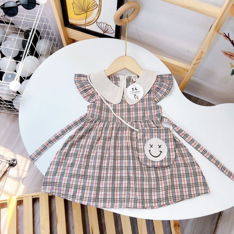 {13-17kg} Váy kẻ ô bbr cổ sen kèm túi đeo cho bé gái rất xịnh
