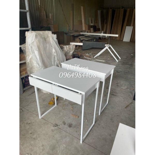 Bàn nail full trắng decor