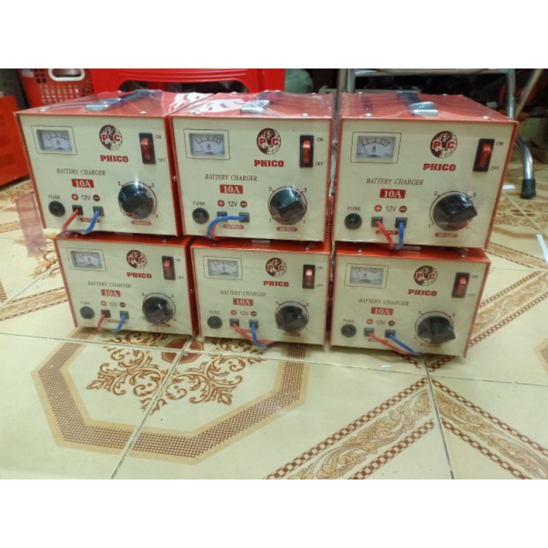 Sạc bình ô tô 10A dùng cho các dòng bình 75Ah đổ lại trên các dòng xe con.