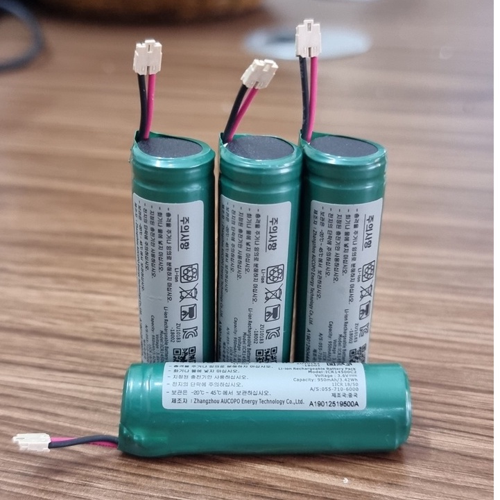 Pin lithium 3.7V 14500 Size AA 950mAh sạc lại được có sẵn mạch bảo vệ