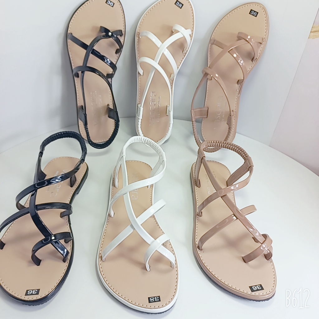 xăng đan đế bằng xỏ ngón giày sandal nữ quai hậu đi học 3 màu đen trắng nâu Minhtuyetshoes