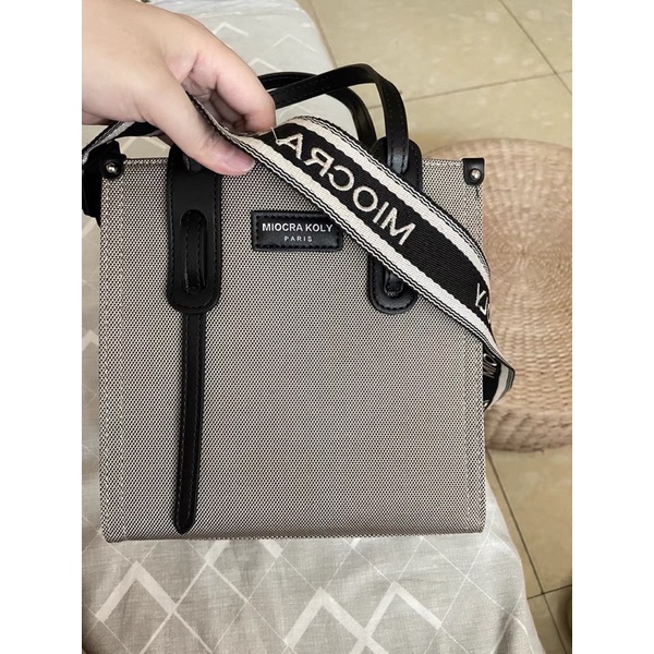 Túi Miocra koly dây to thêu tên hãng